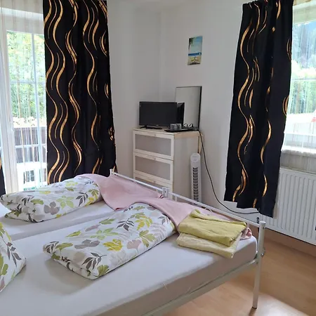 住宿加早餐酒店 Nachtviole Hüttau