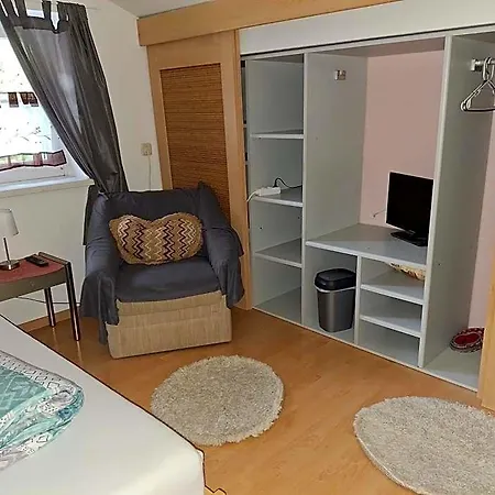 Nachtviole Bed and Breakfast Hüttau